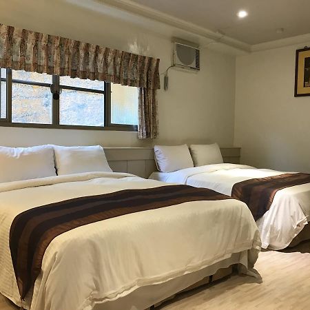 Minren Hotel Jücsi Kültér fotó