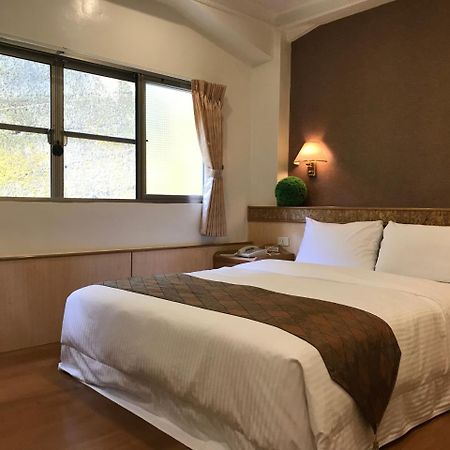 Minren Hotel Jücsi Kültér fotó