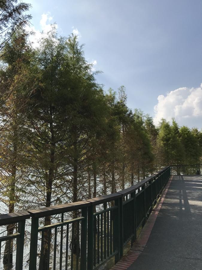 Minren Hotel Jücsi Kültér fotó