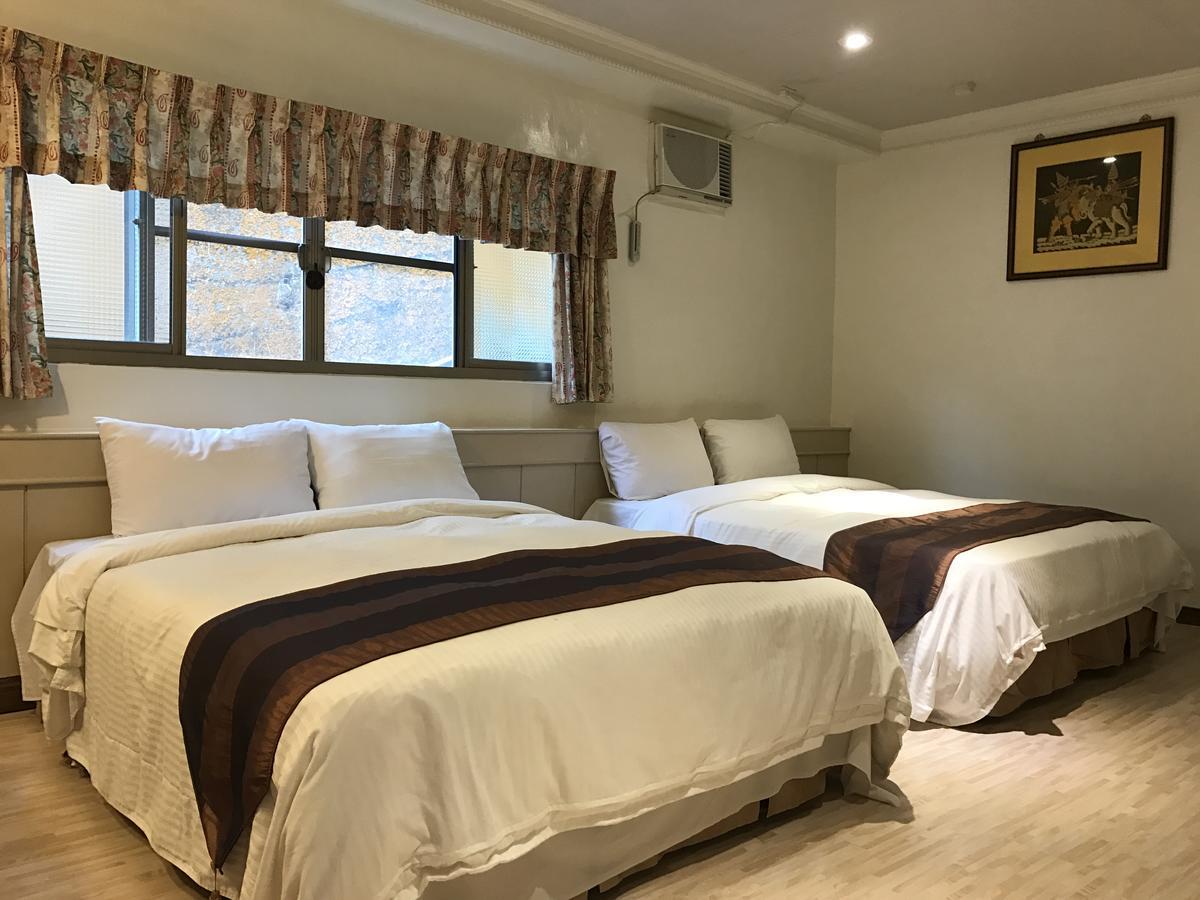 Minren Hotel Jücsi Kültér fotó