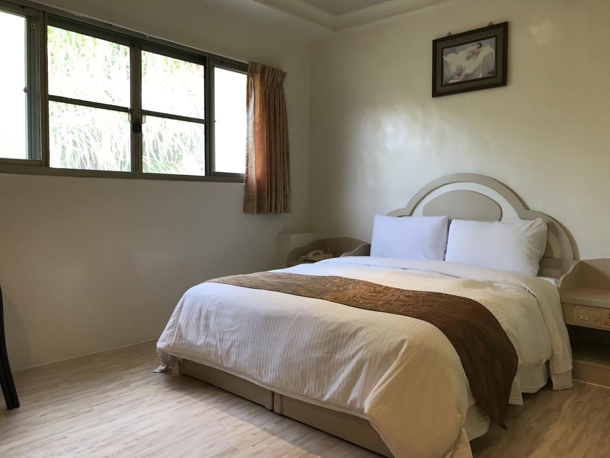 Minren Hotel Jücsi Kültér fotó