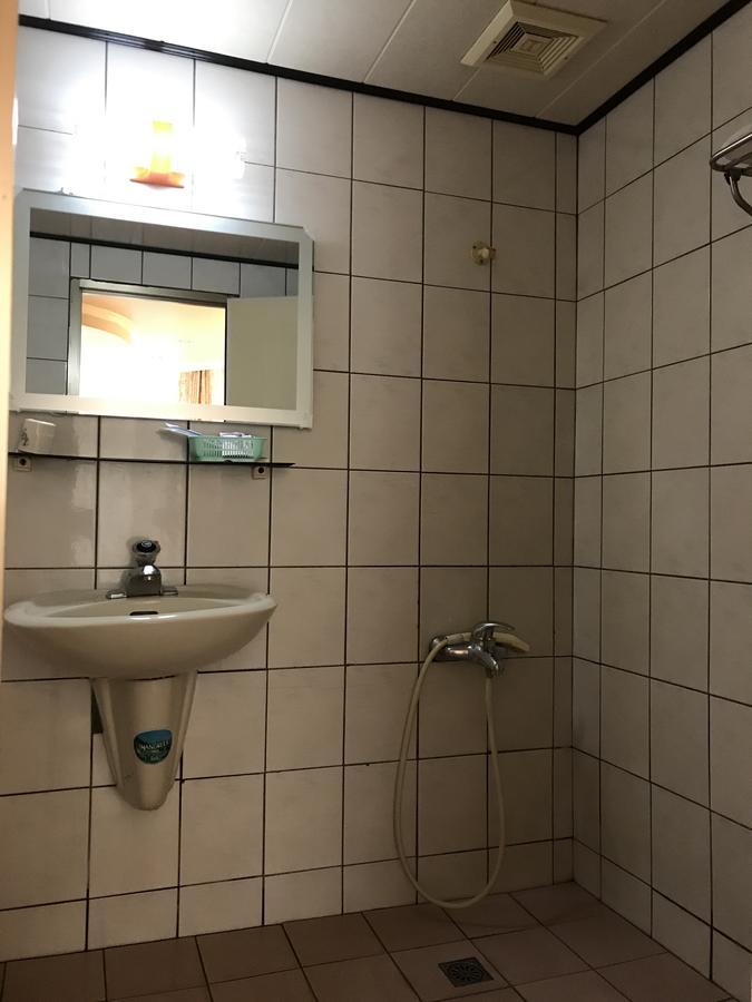 Minren Hotel Jücsi Kültér fotó
