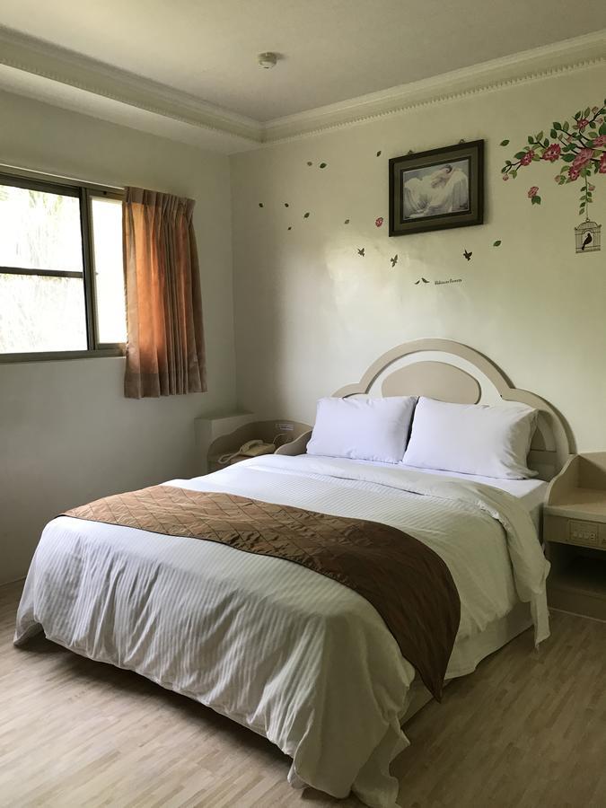 Minren Hotel Jücsi Kültér fotó